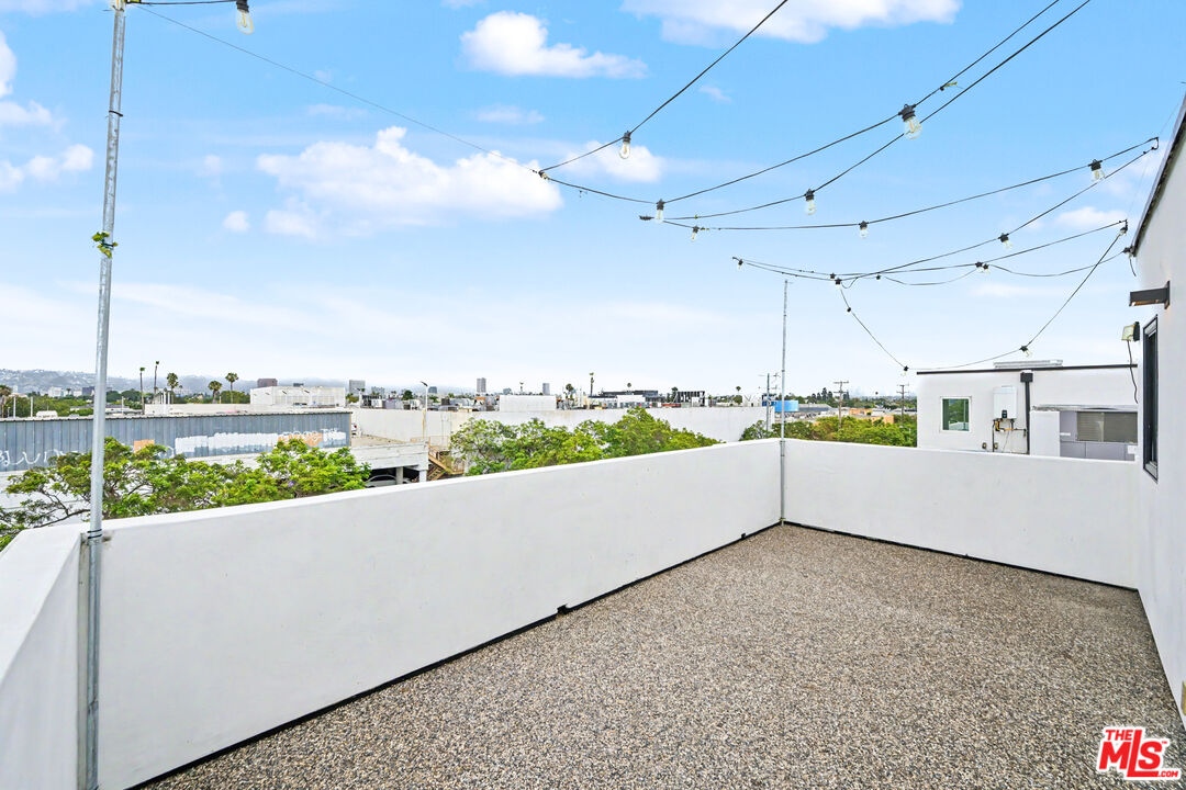 1907 S Corning St Unit: 1