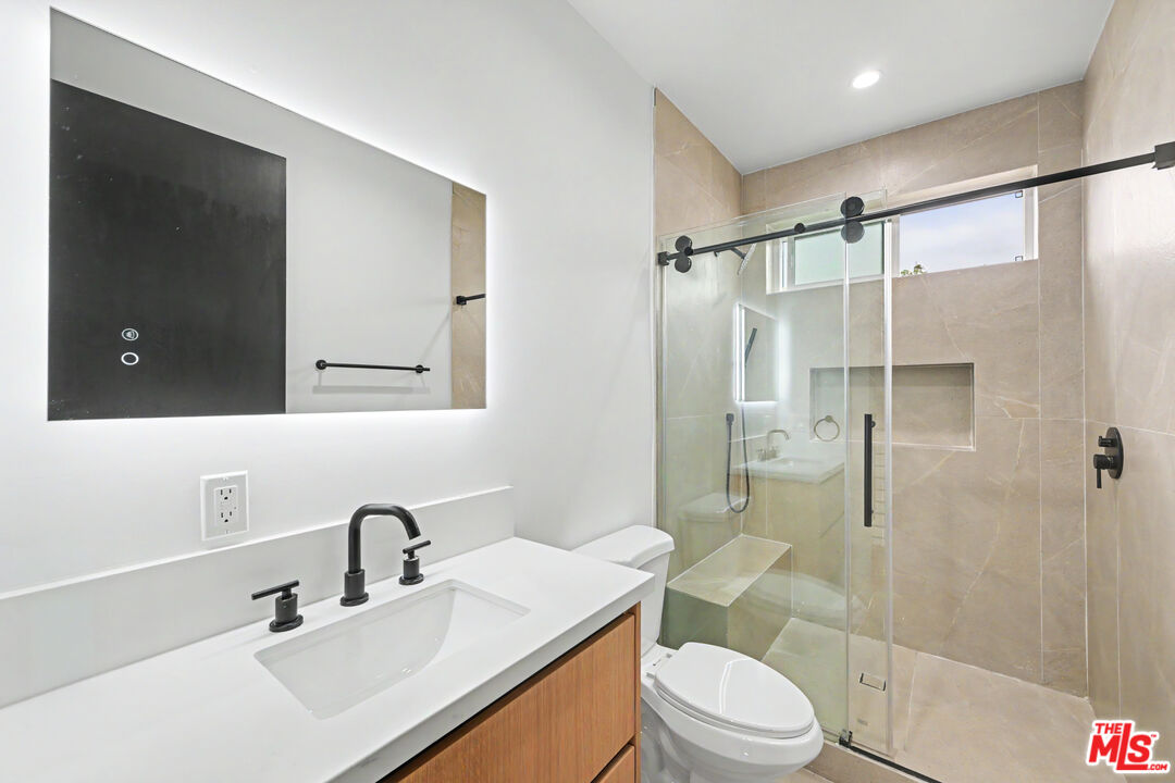 1907 S Corning St Unit: 1