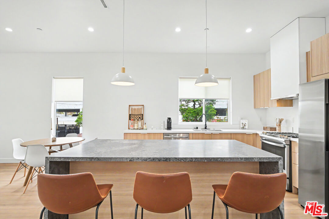 1907 S Corning St Unit: 1