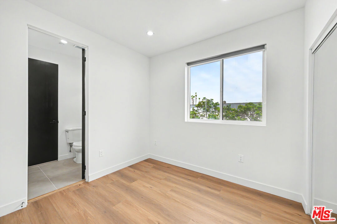 1907 S Corning St Unit: 1