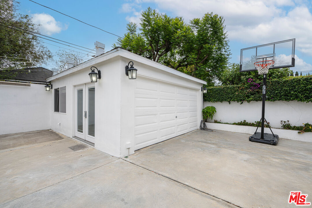 1908 S Durango Ave