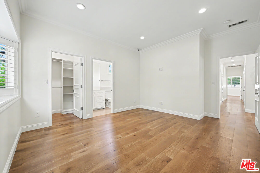 1908 S Durango Ave