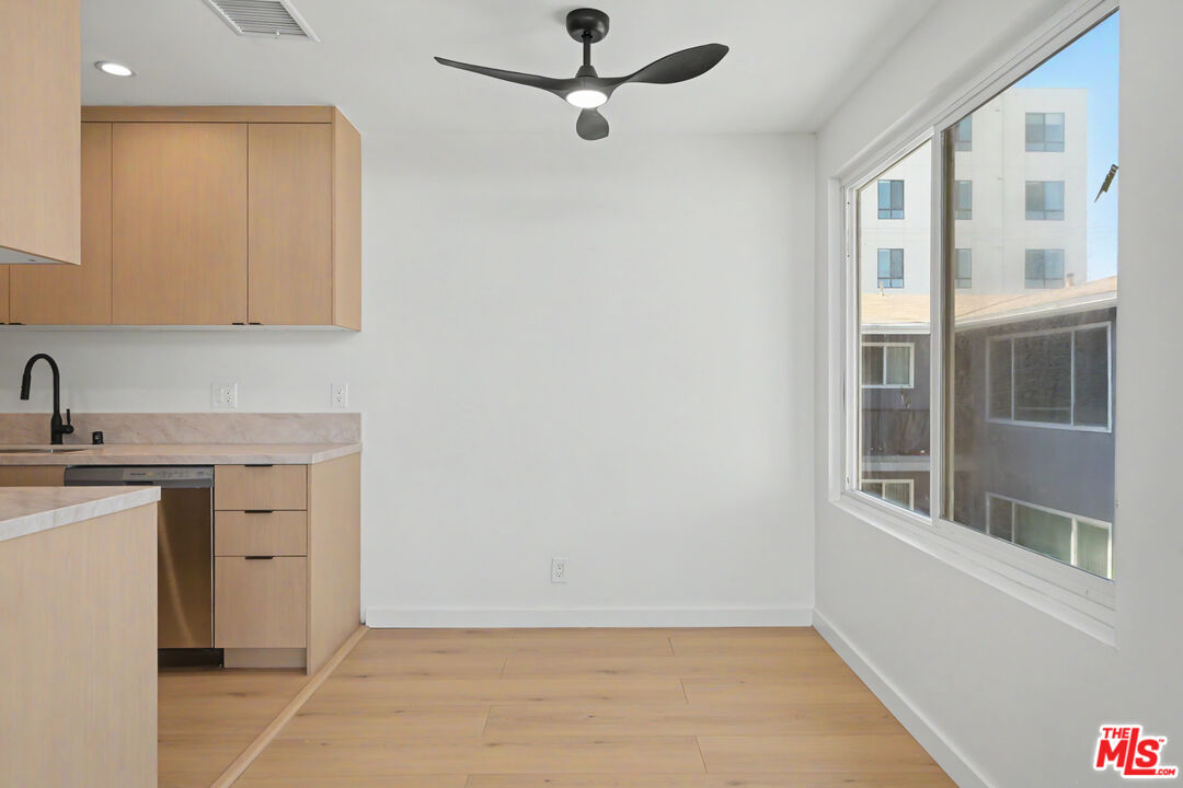 1445 S Sherbourne Dr Unit: 15