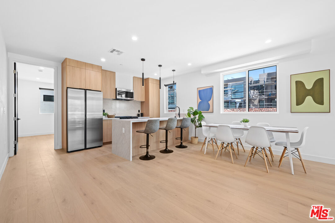 839 N Detroit St Unit: 837