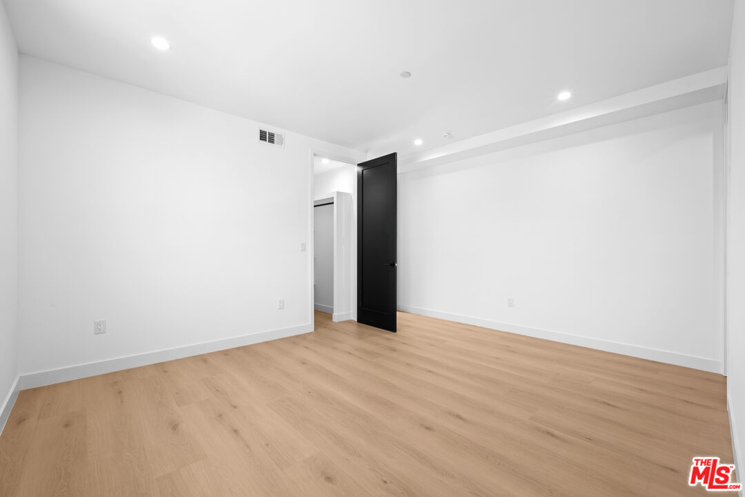 839 N Detroit St Unit: 837