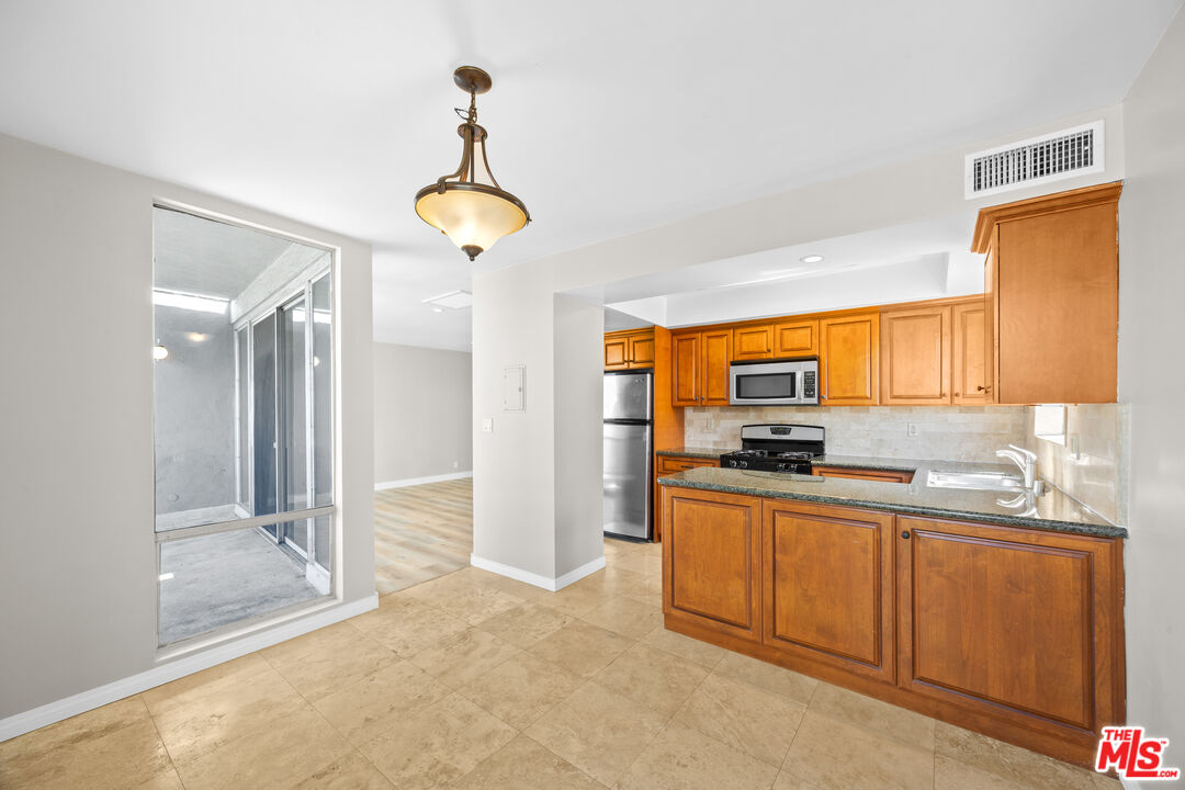8638 Cashio St Unit: 8