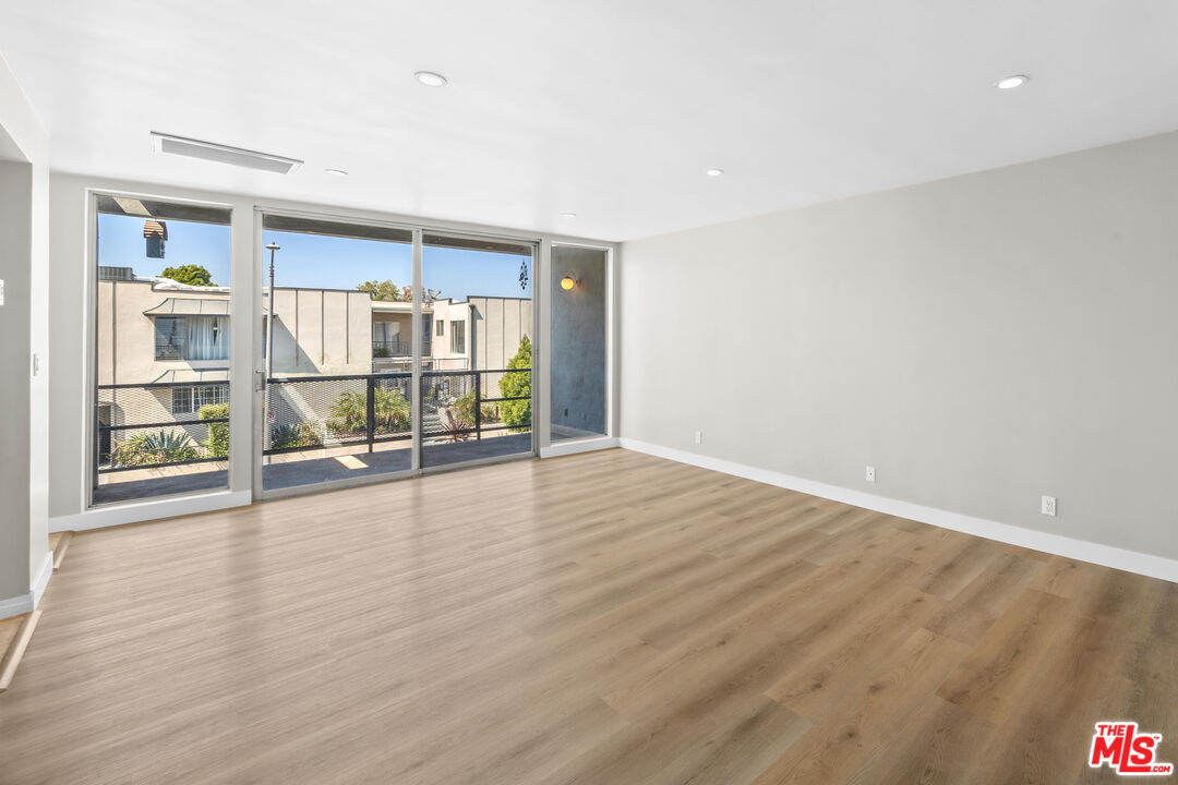 8638 Cashio St Unit: 8
