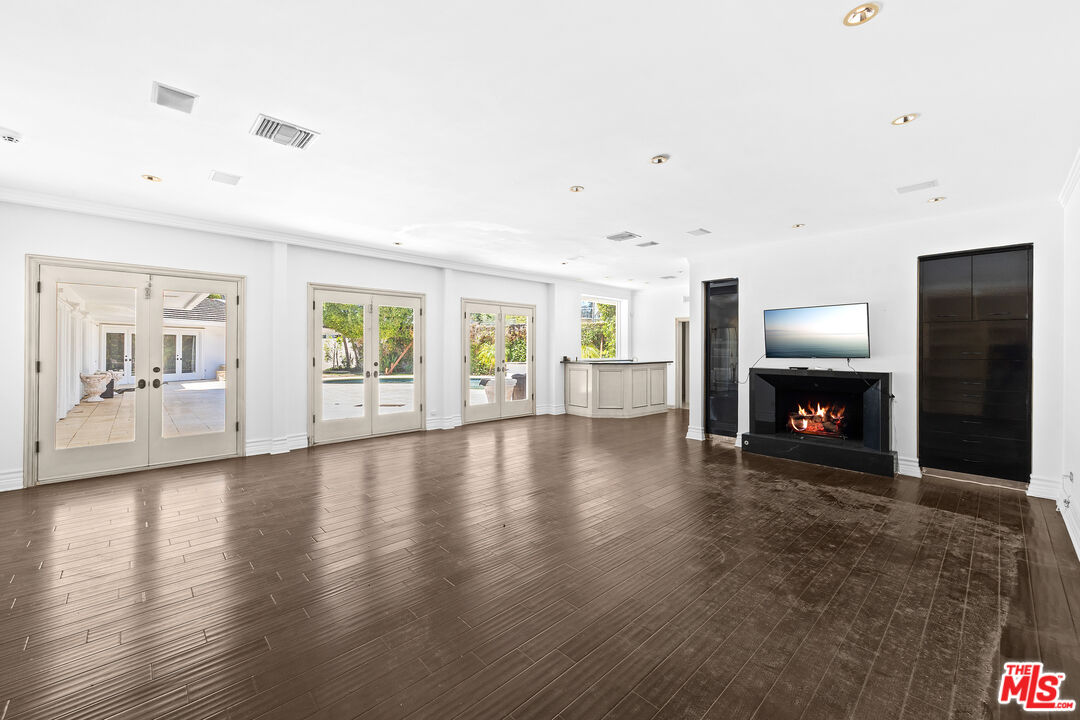 716 N Beverly Dr