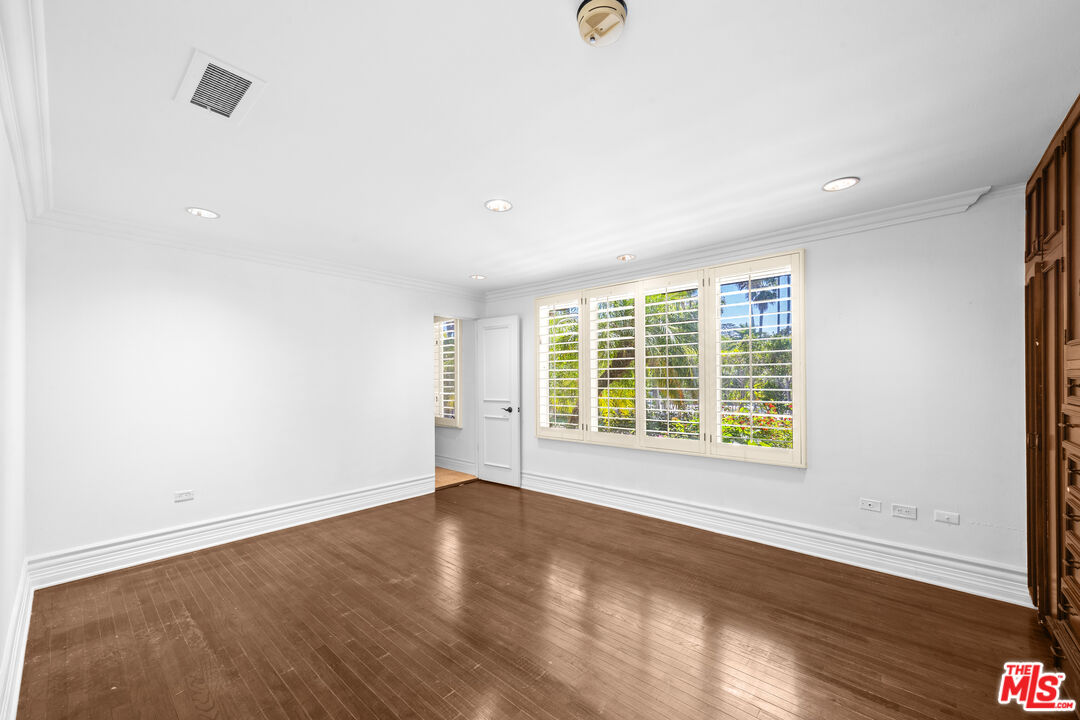 716 N Beverly Dr