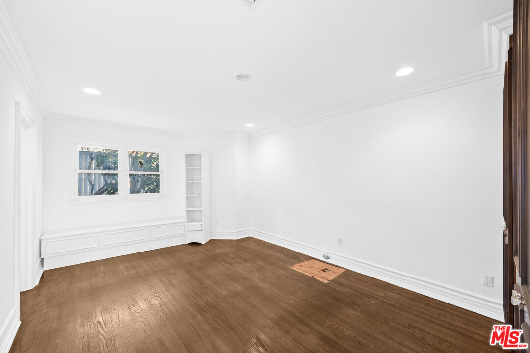 716 N Beverly Dr