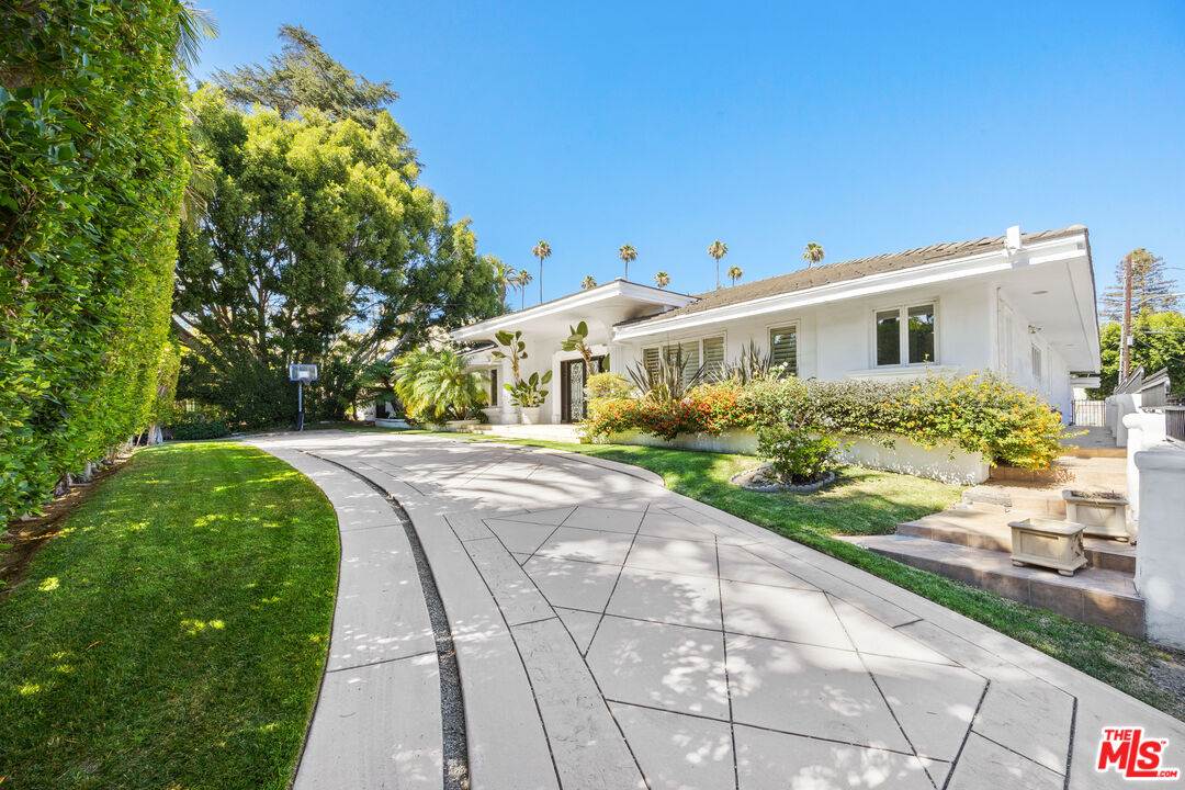 716 N Beverly Dr