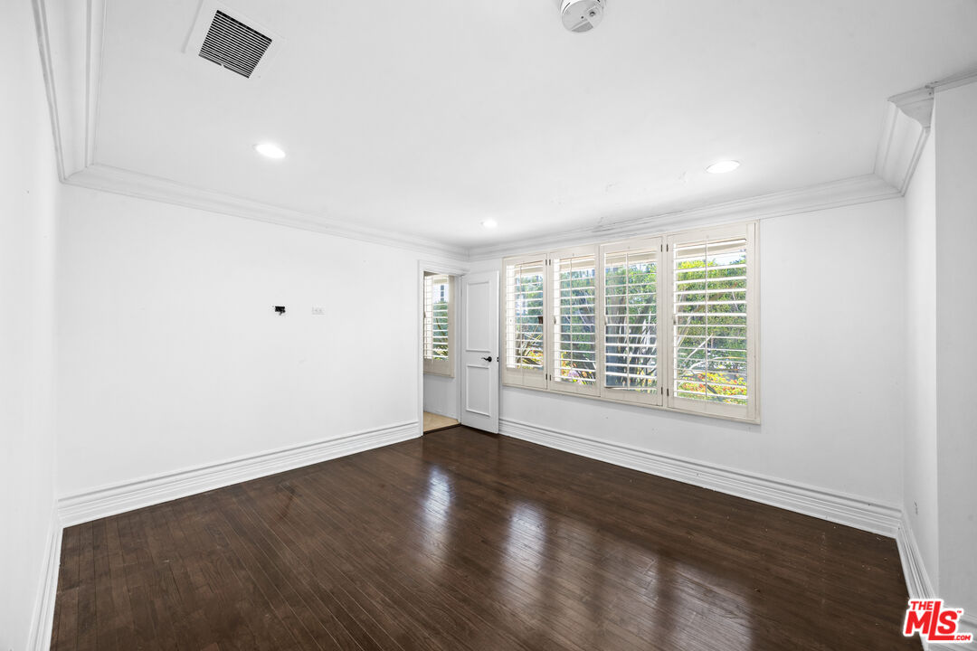 716 N Beverly Dr