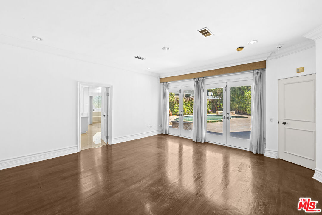 716 N Beverly Dr