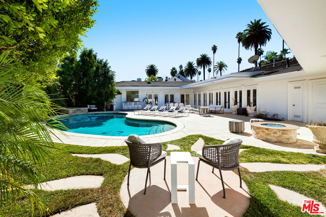716 N Beverly Dr