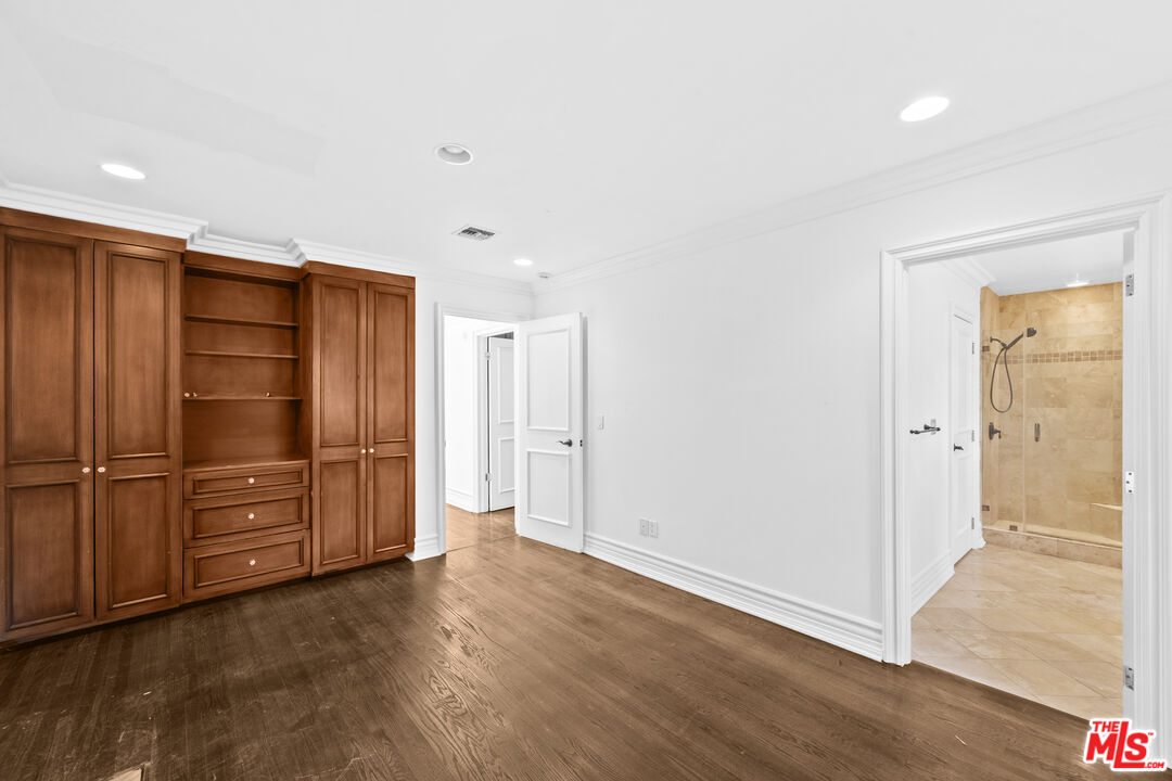 716 N Beverly Dr