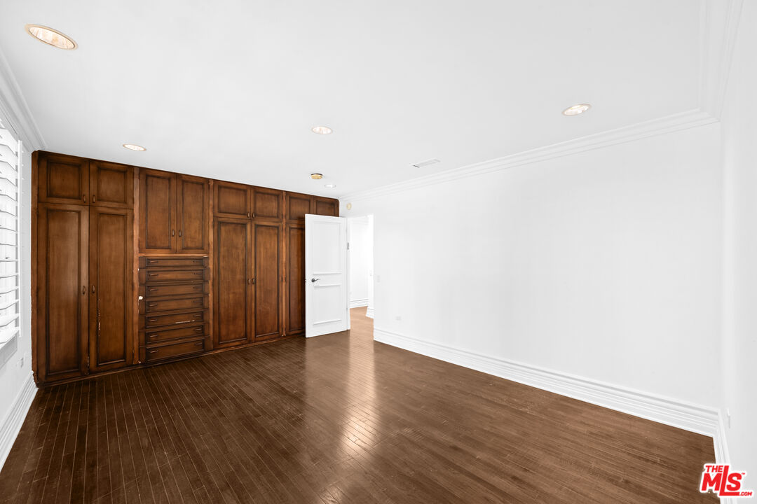 716 N Beverly Dr