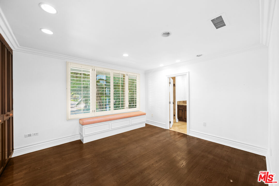 716 N Beverly Dr