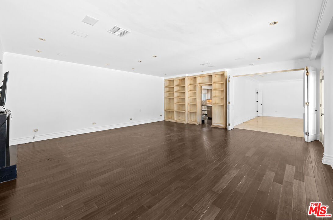 716 N Beverly Dr