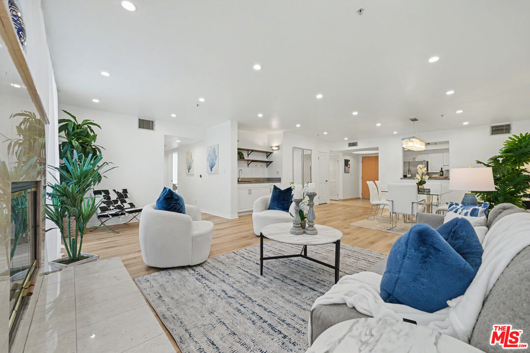 8559 ALCOTT ST Unit: 104