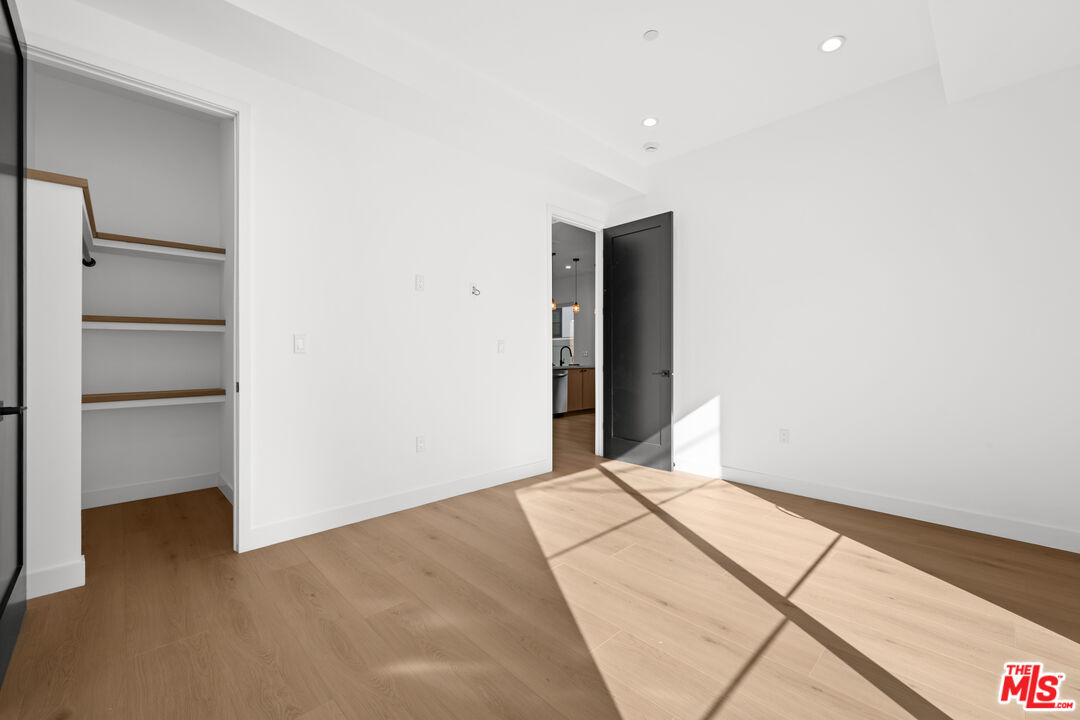 906 S Shenandoah