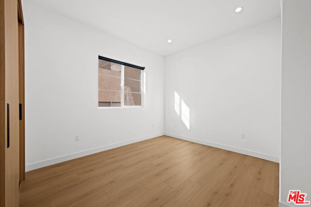 906 S Shenandoah