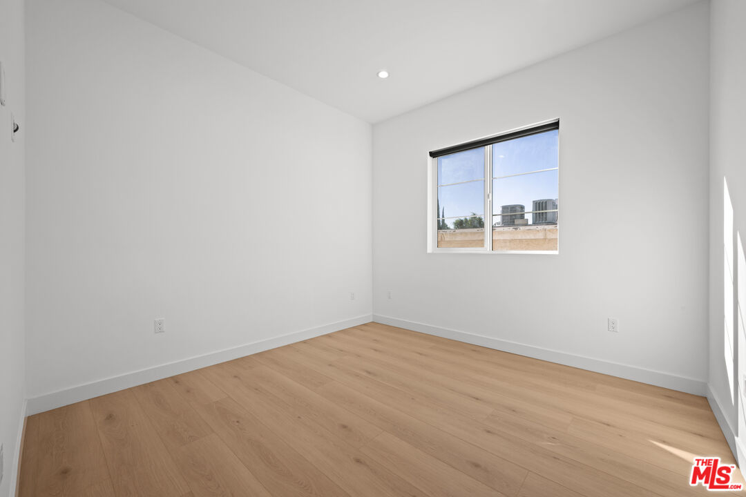 906 S Shenandoah