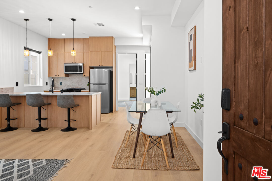 906 S Shenandoah Unit: 3/4