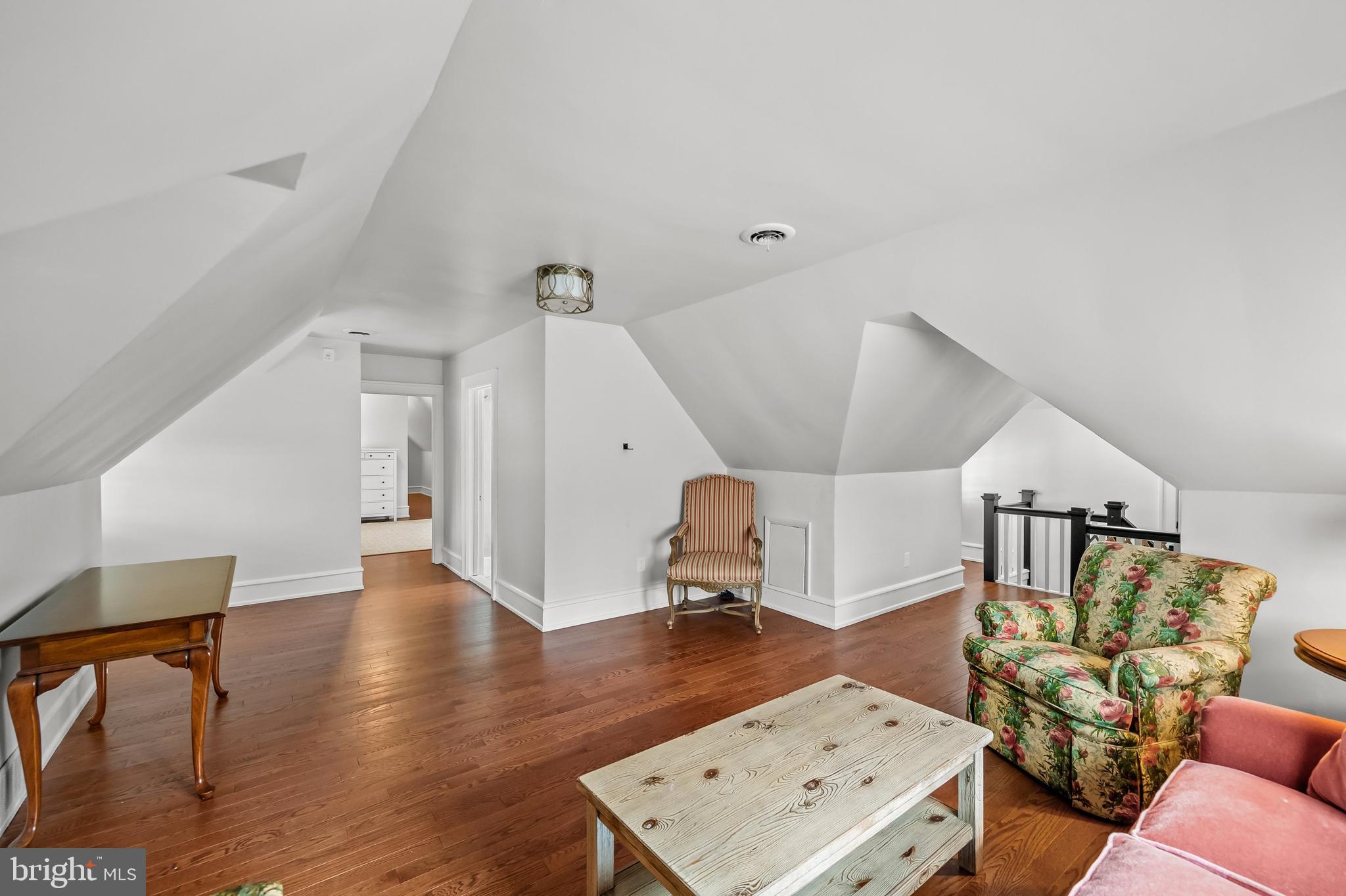 1103 Golf Rd