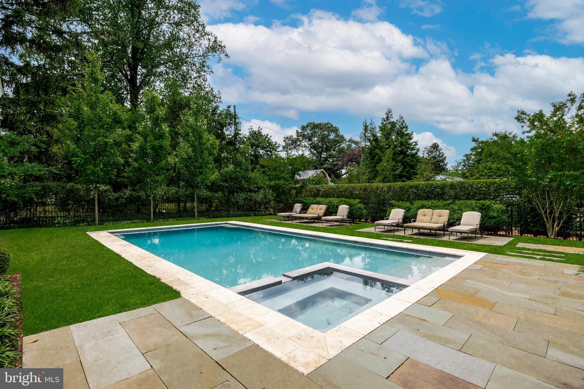1103 Golf Rd