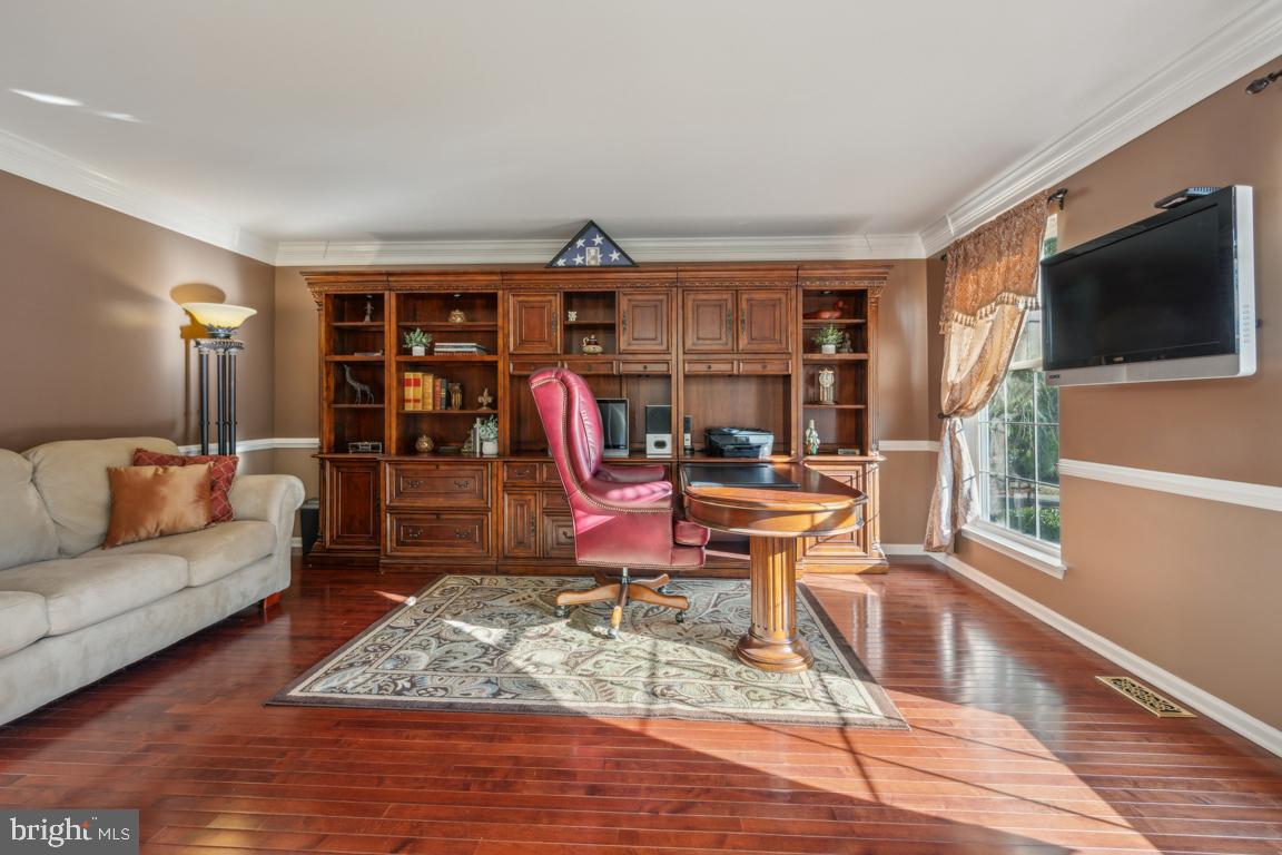 6 Black Pine Ln