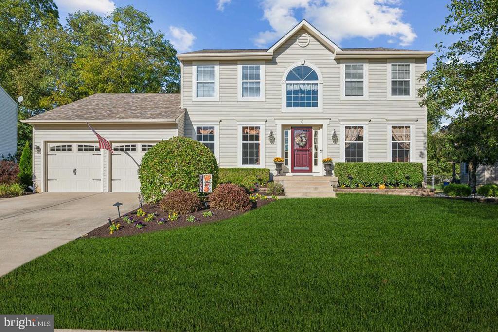 6 Black Pine Ln