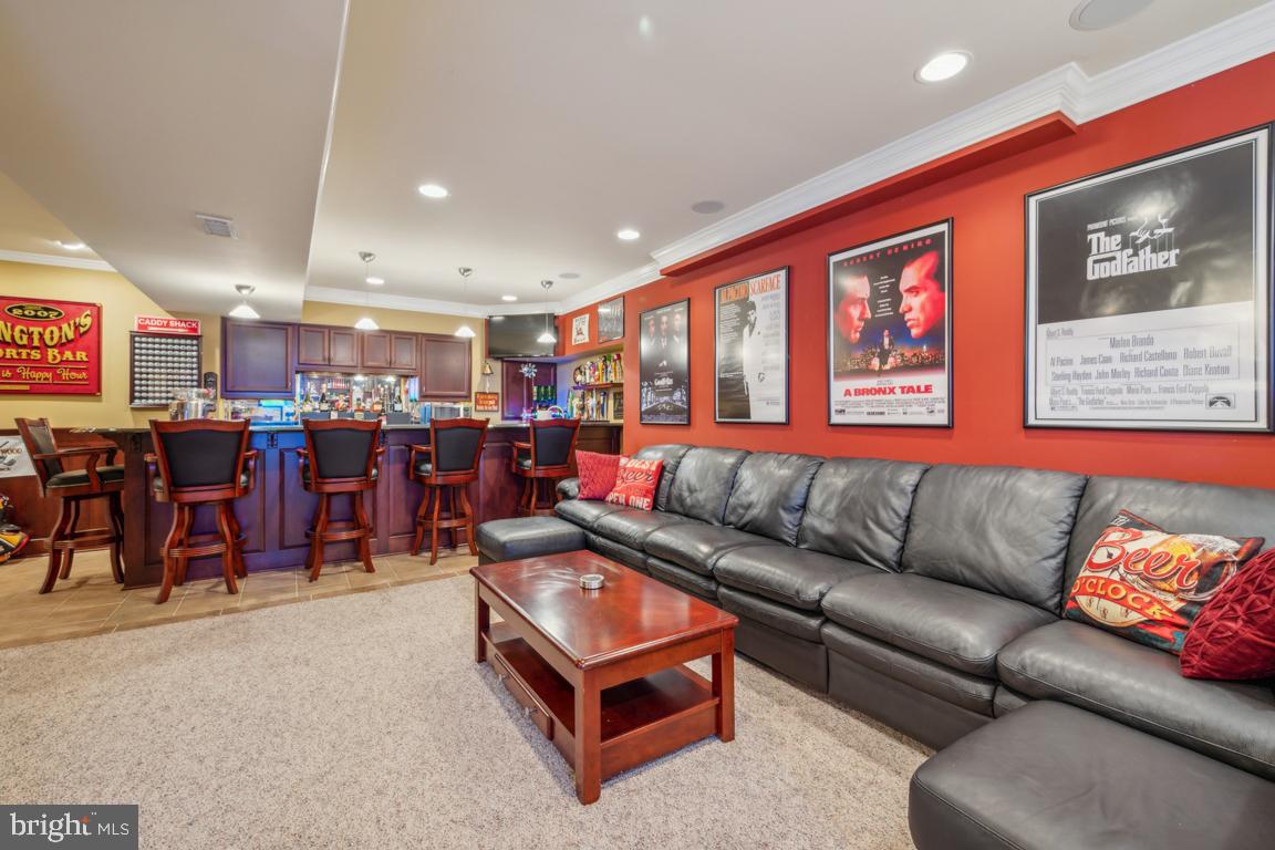 6 Black Pine Ln