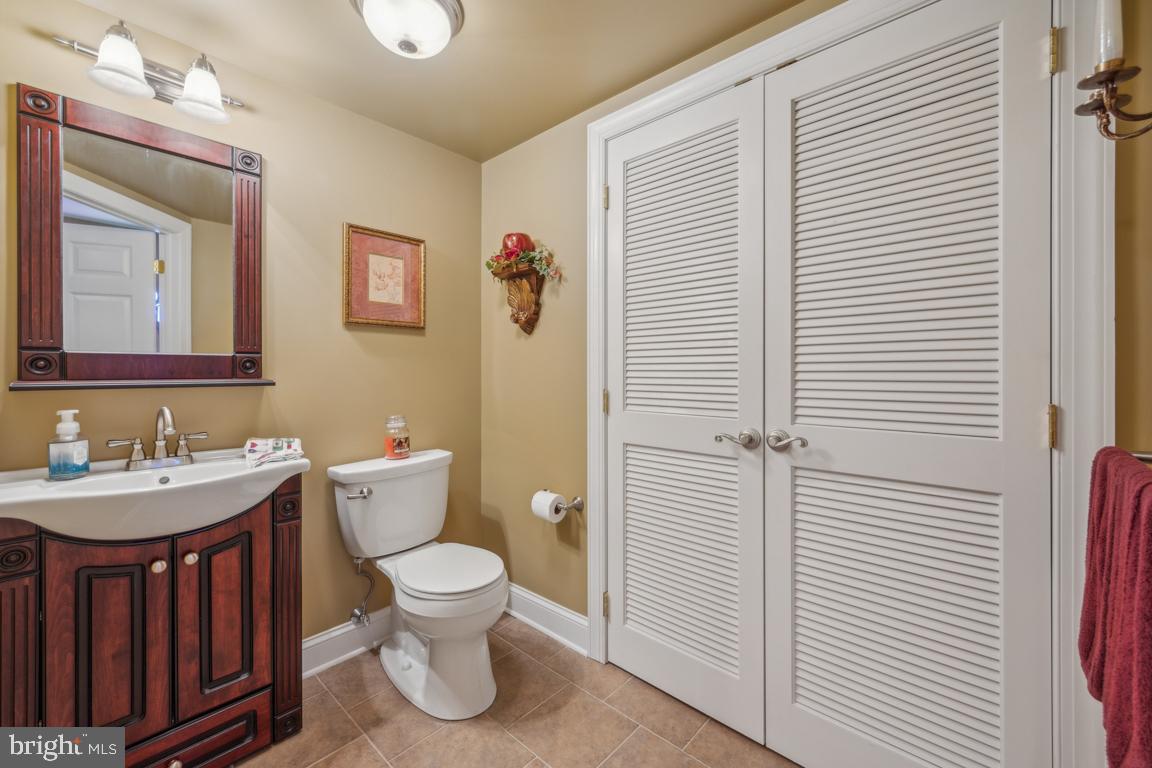6 Black Pine Ln