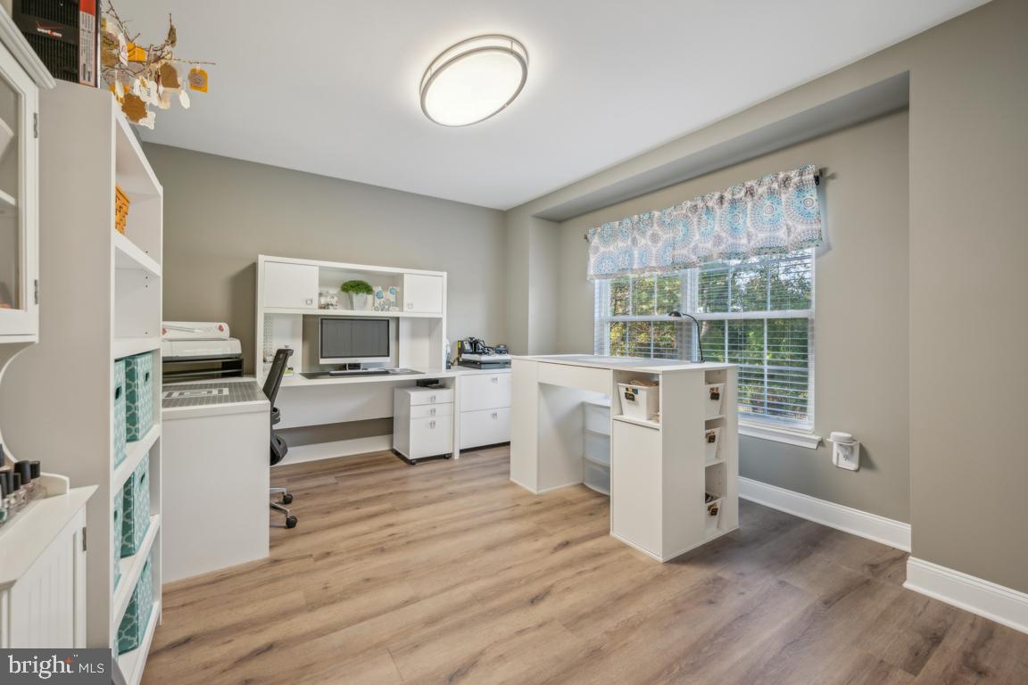 6 Black Pine Ln