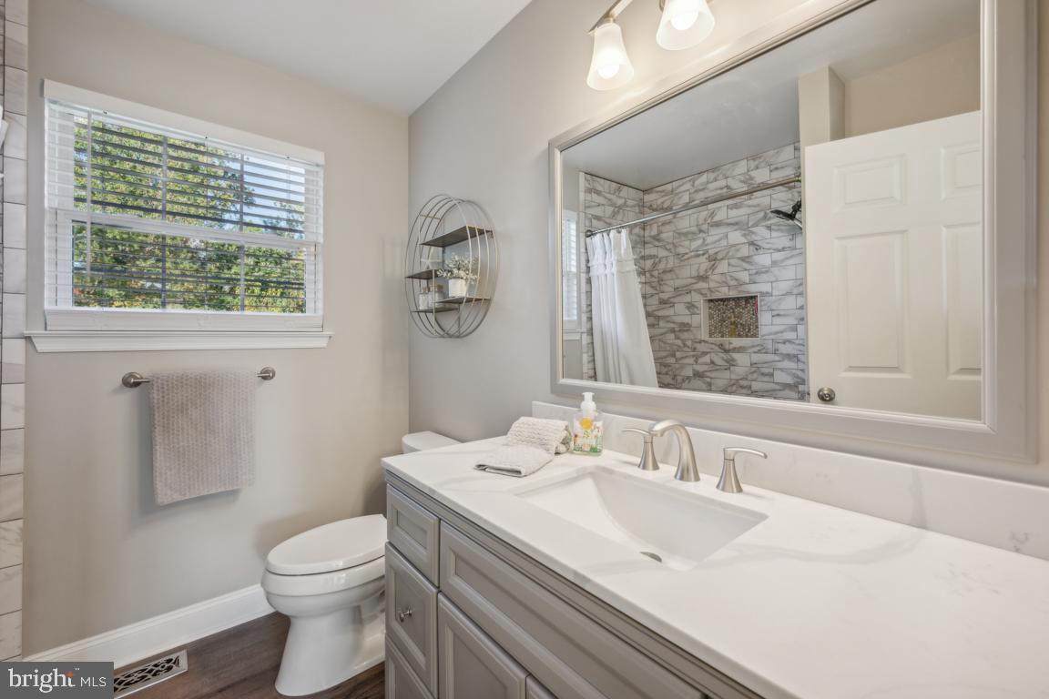 6 Black Pine Ln