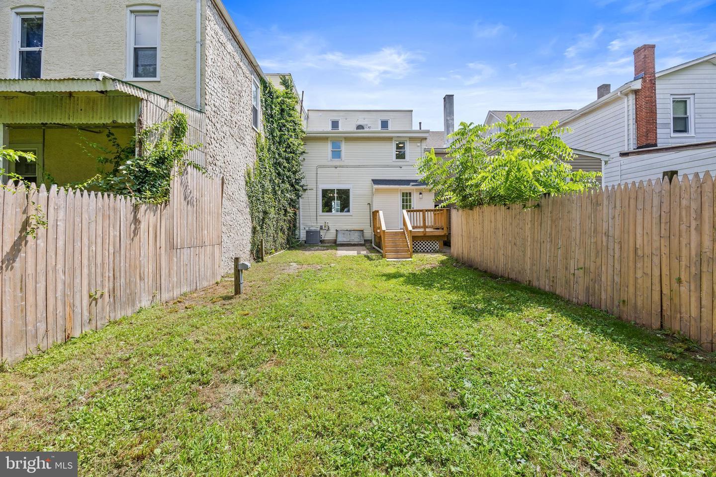 26 Pine St
