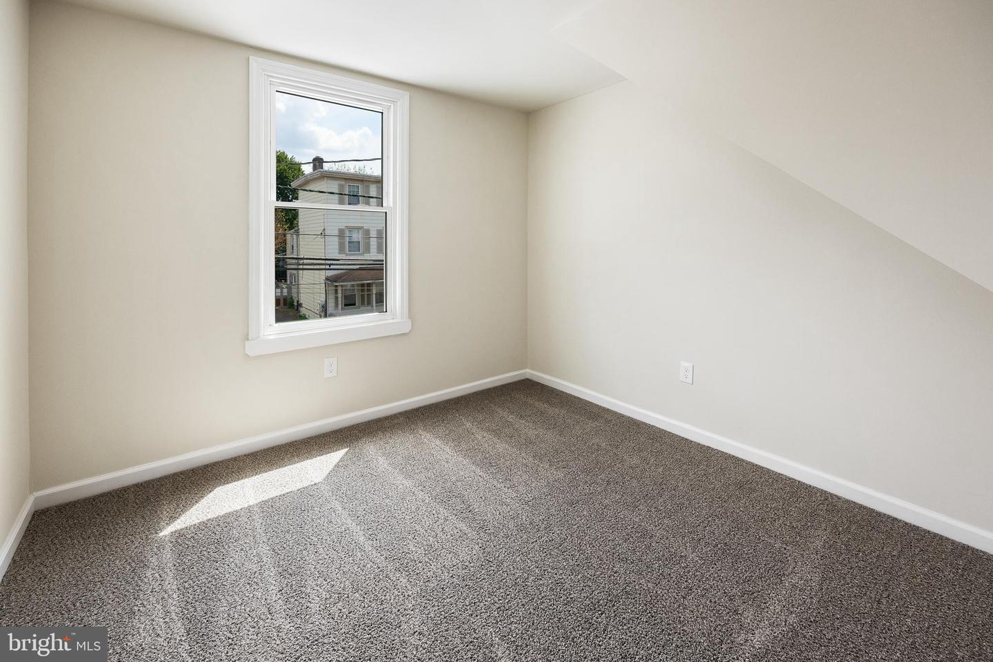 26 Pine St