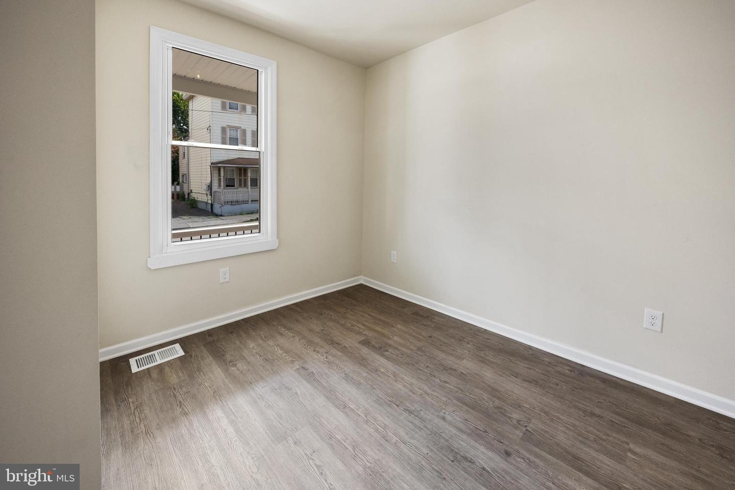 26 Pine St