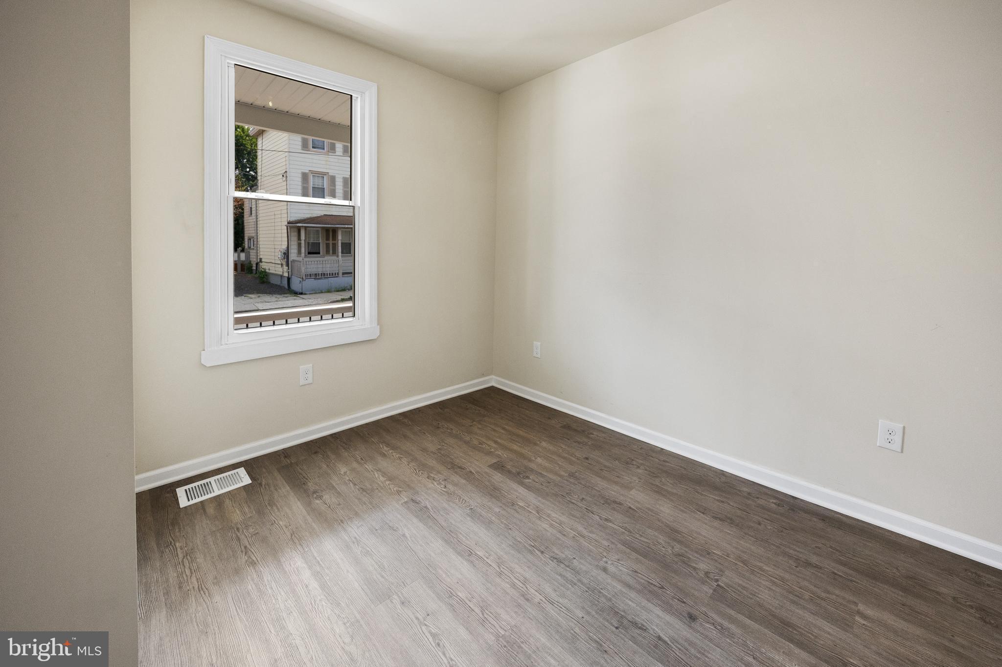 26 Pine St