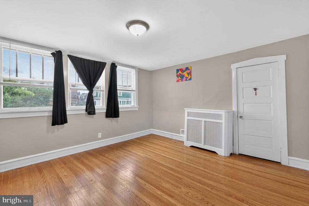 210 E MULBERRY STREET