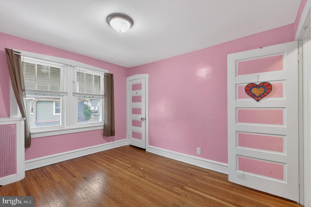 210 E MULBERRY STREET
