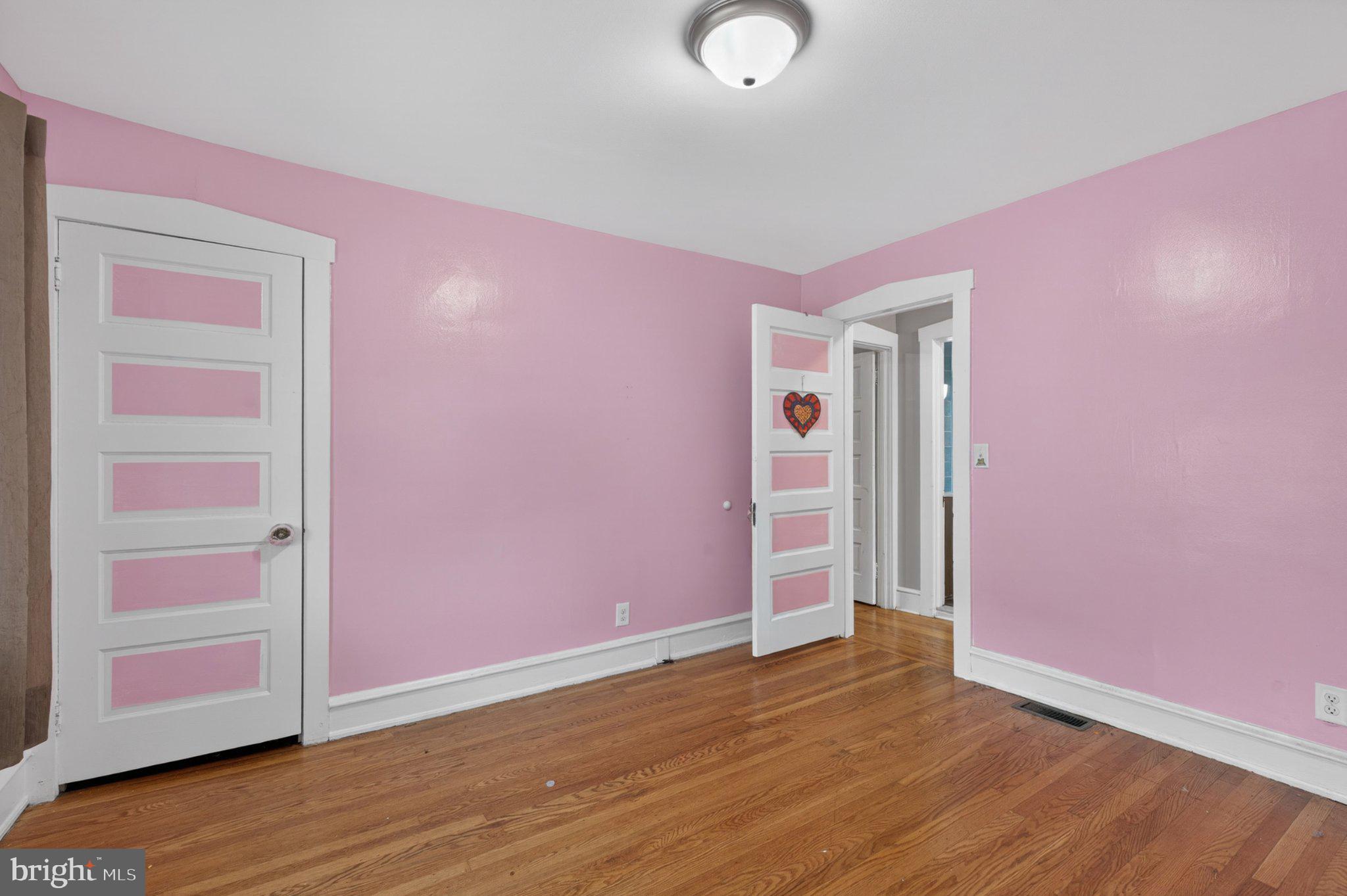 210 E MULBERRY STREET