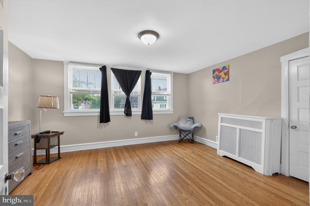 210 E MULBERRY STREET