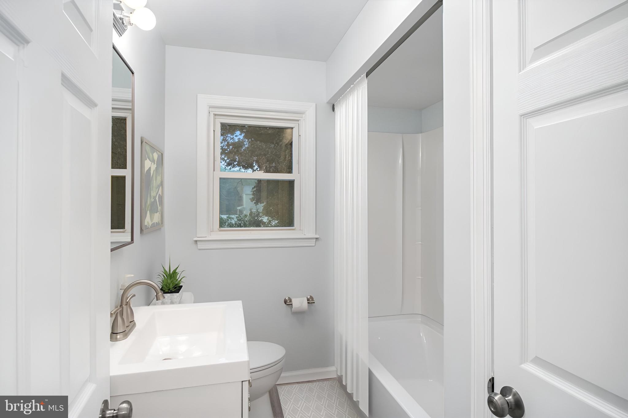 231 W Linden Ave