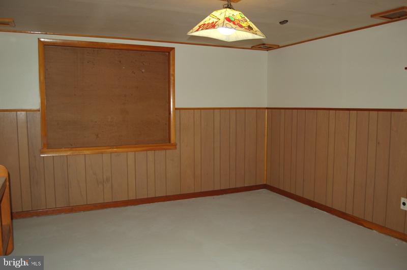 231 W Linden Ave
