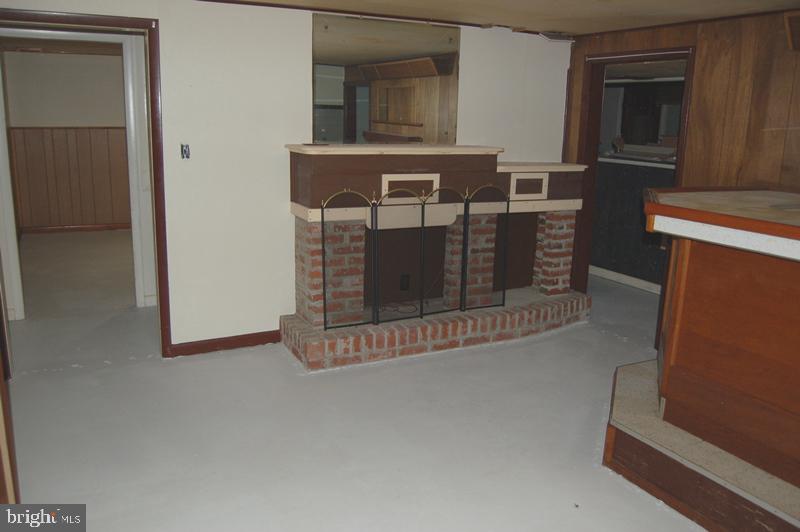 231 W Linden Ave
