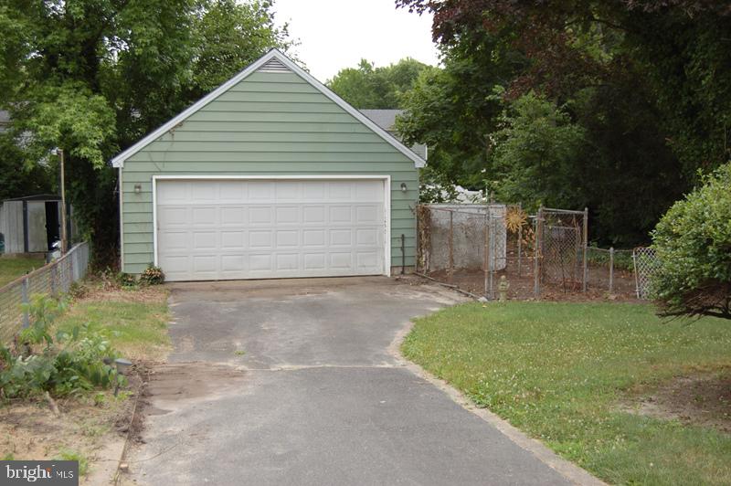 231 W Linden Ave