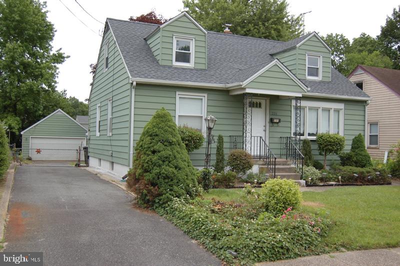 231 W Linden Ave