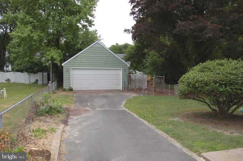 231 W Linden Ave