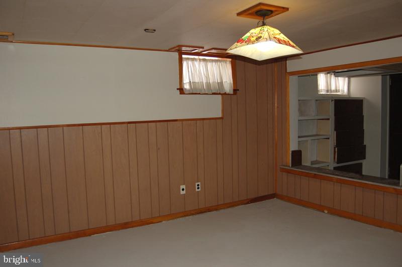 231 W Linden Ave